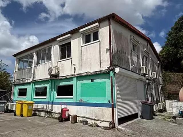 Rivière Salée 97215 Location immeuble parking