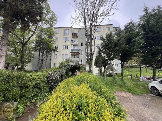 Roma' Dan Yeniceköy Mahallesi' Nde Satılık Daire