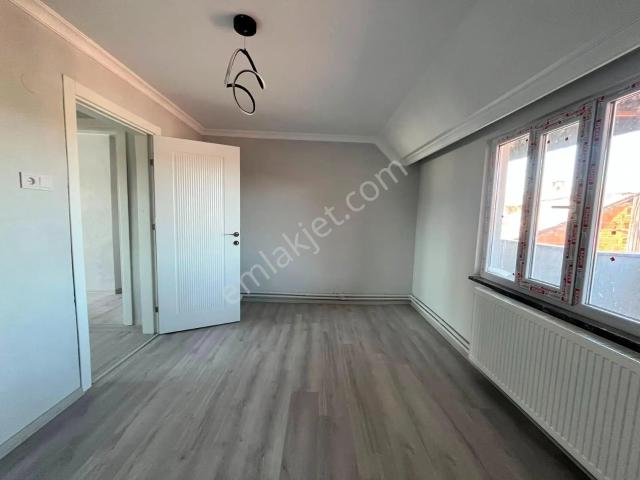 Roma' Dan Mahmudiye Mahallesi ' Nde Kiralık Daire