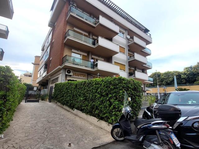 ROMA PINETA SACCHETTI BILOCALE