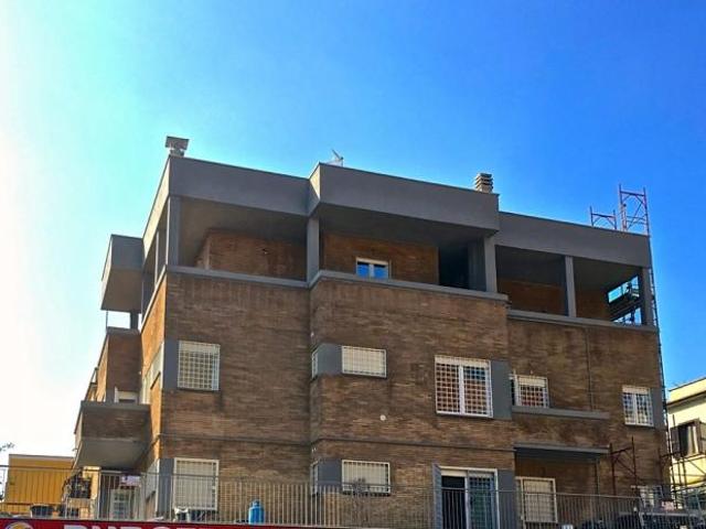 ROMA, Prenestino Centocelle, Via dei Faggi. Appartamento terrazzato