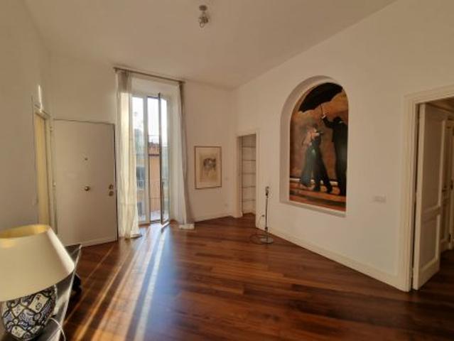 Roma, Via Sistina – Ampio appartamento di rappresentanza