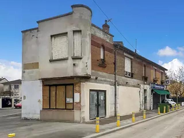 Romainville 93230 Achat / Vente appartement 2 pièces t2 au dernier étage cave