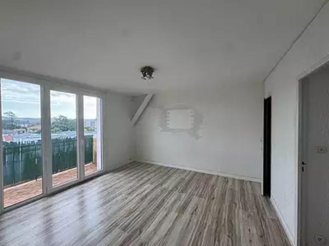 Romans sur Isère 26100 Achat / Vente appartement 3 pièces t3 au dernier étage cave