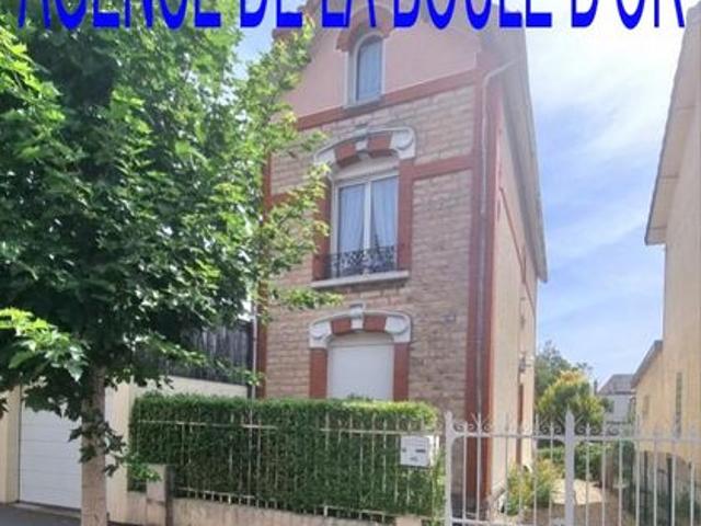 ROMILLY/S/SEINE MAISON DE VILLE de 127 m² au sol en bon état général