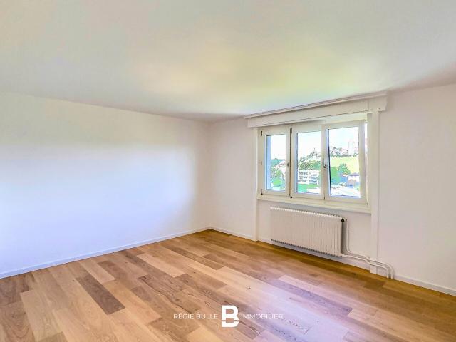 ROMONT Wunderschöne 3,5 Zimmer Wohnung renoviert mit hochwertigen Oberflächen