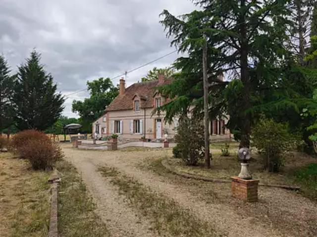 Romorantin Lanthenay 41200 Achat / Vente maison 15 pièces t15 jardin terrasse