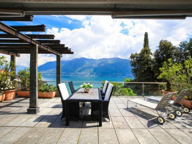 RONCO S/ASCONA Maisonettewohnung mit bezauberndem Seeblick