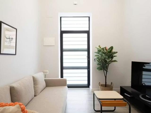 Ronda de Segovia, Madrid, Community of Madrid 28005
