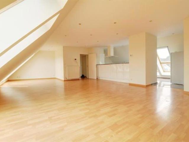 ROODEBEEK 3 bedrooms last floor ! with DOUBLE PARKING