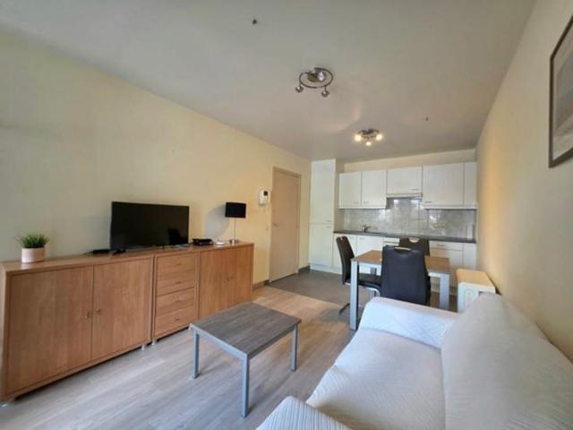 Roodebeek Furnished studio with separate bedroom Terrace