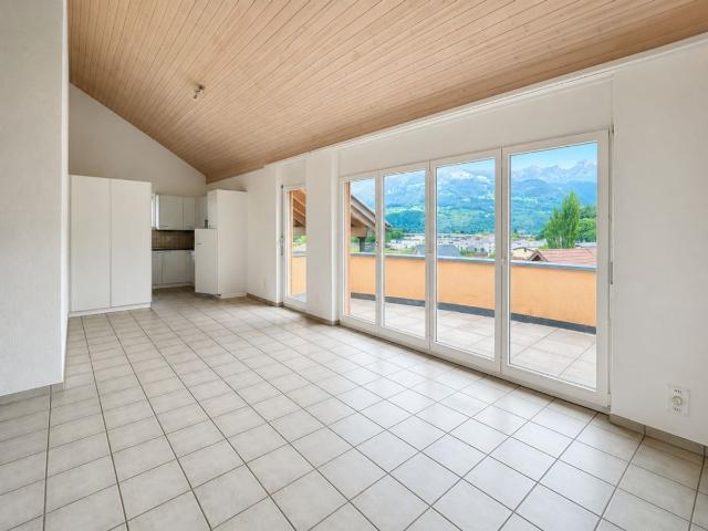 Roof flat with 4.5 rooms on sale in Niederurnen 83 m² | dreamo. Ch