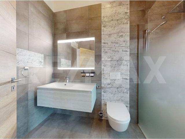 Roof flat with 5.5 rooms on sale in Broc 180 m² | dreamo. Ch