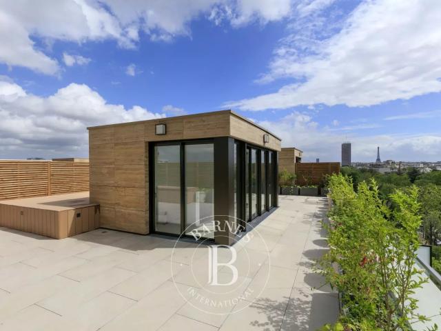 Rooftop d’exception avec terrasse 6 pièces / Neuilly sur Seine