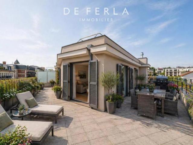 Rooftop d’exception: appartement lumineux de 4 pièces avec terrasses – Vanves