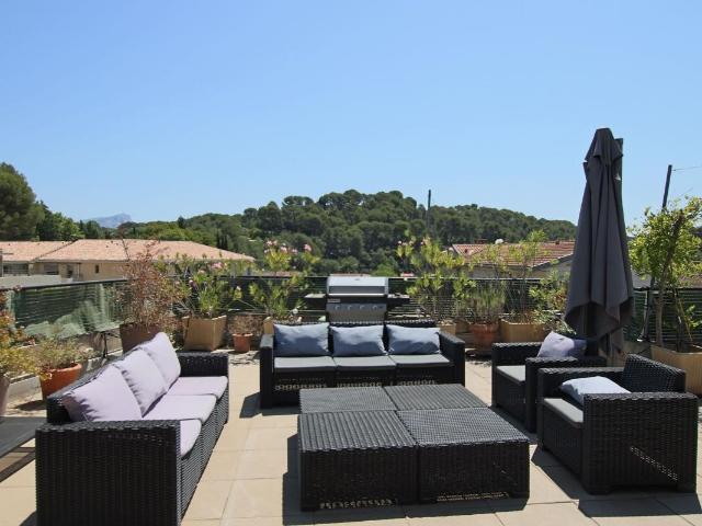 Rooftop T4 de 90 m2 avec 360 m2 de terrasse Aix en Provence