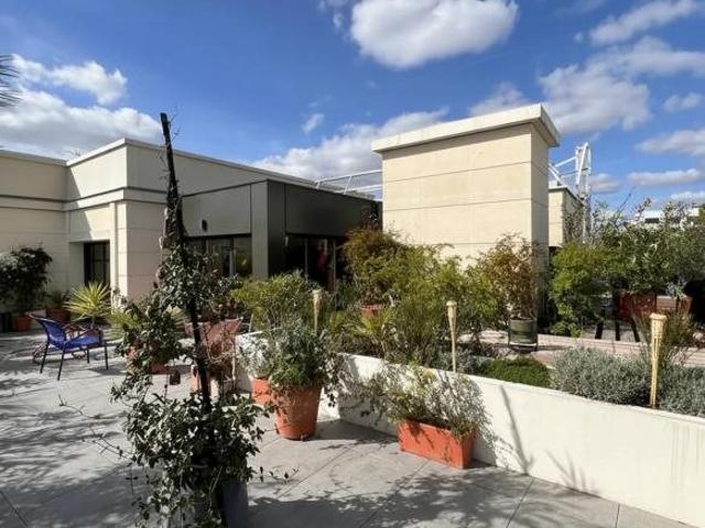 Rooftop 113 m² avec terrasses et vue Tour Eiffel 110m² Levallois Perret