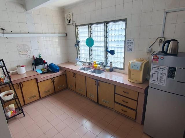 Room near IOI Mall ️, walking distance to IOI Mall and LRT station ‍♂️
