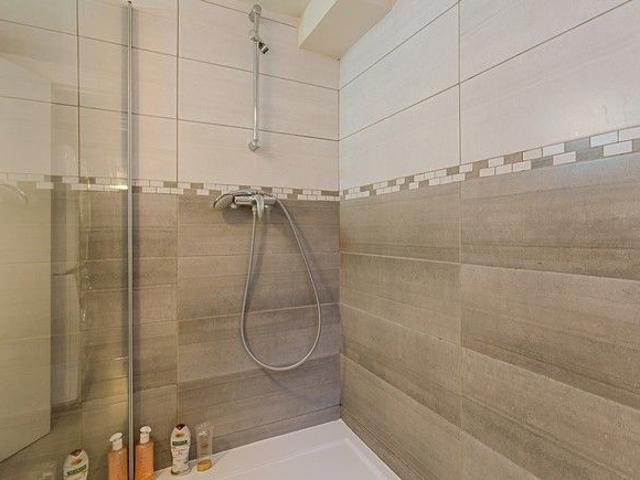 Room at Avenue Milcamps 6