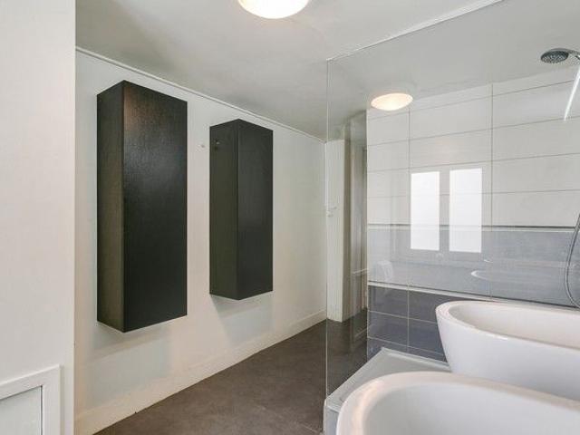 Room at Avenue Milcamps 6