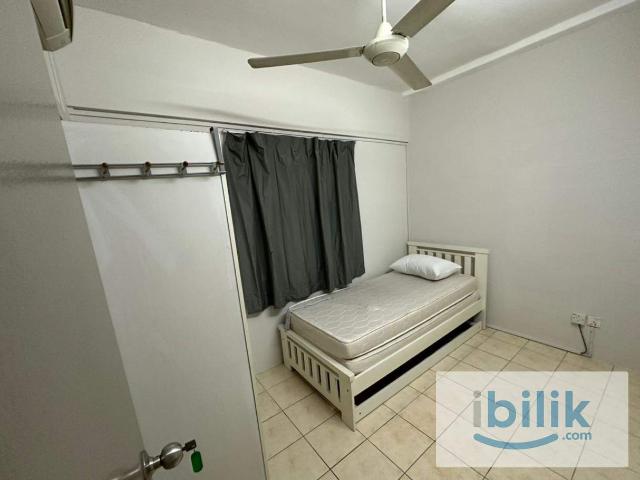 Room At Angkasa Condo