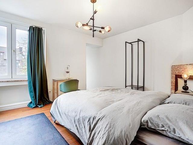 Room at Rue d'Angleterre 11