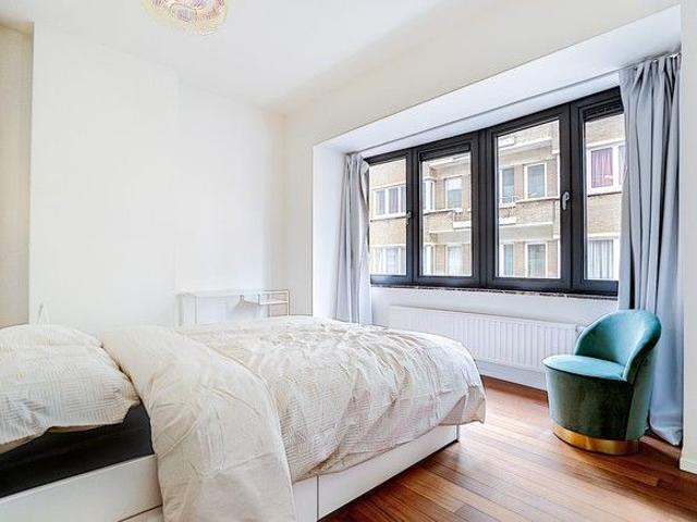 Room at Rue d'Angleterre 11