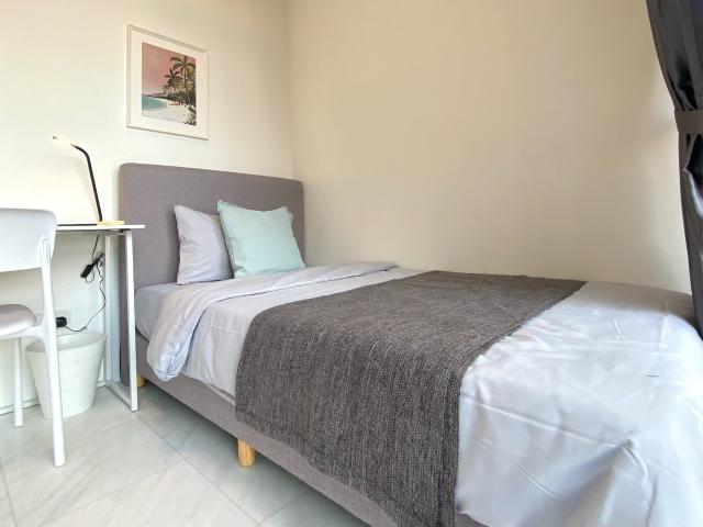 room at 10 Gopeng St, Singapore 078878