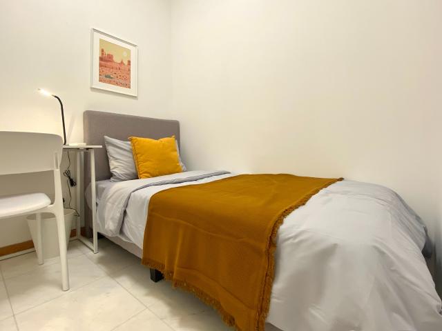 room at 10 Gopeng St, Singapore 078878