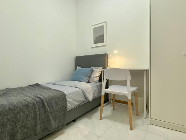 room at 10 Gopeng St, Singapore 078878