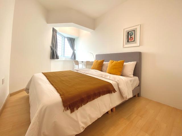 room at 124 Jurong East Street 13, Ivory Height 600124