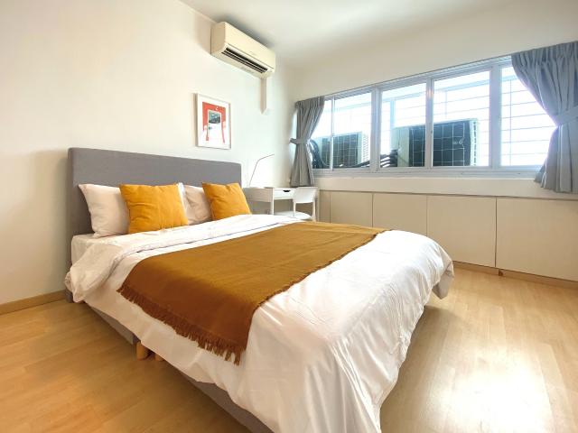 room at 124 Jurong East Street 13, Ivory Height 600124