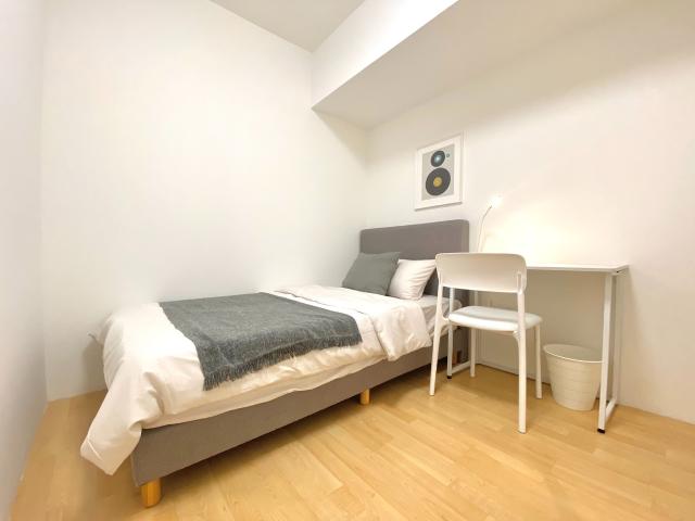 room at 124 Jurong East Street 13, Ivory Height 600124