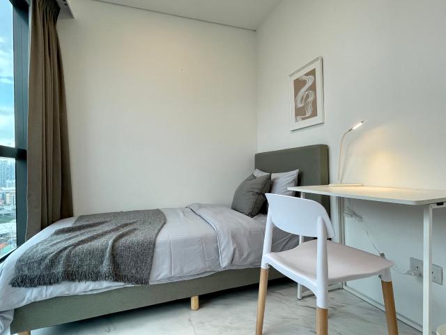 room at 1 North Bridge Rd, Singapore