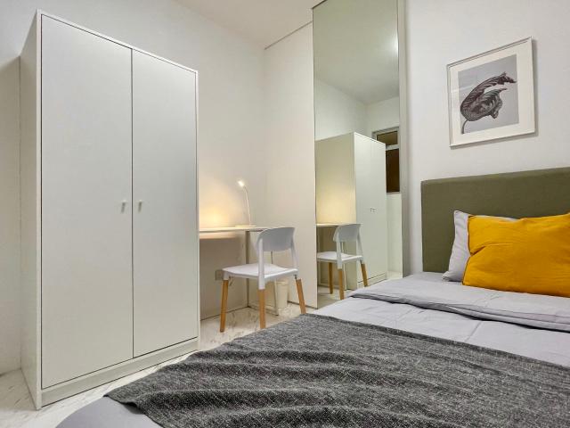 room at 1 North Bridge Rd, Singapore