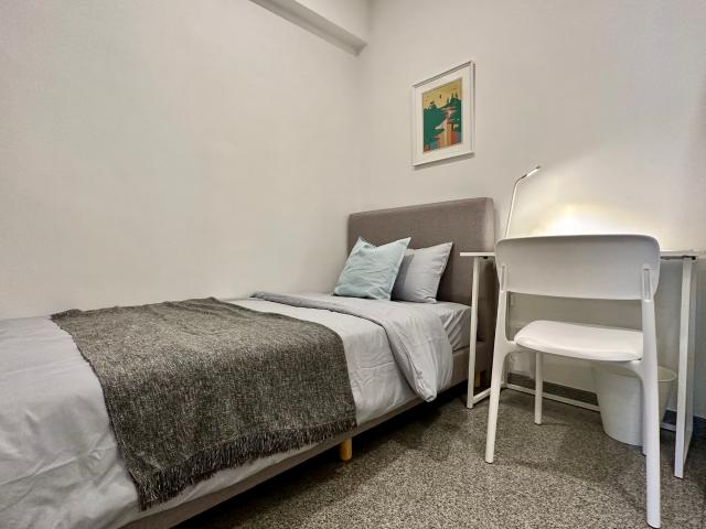 room at 2 Indus Rd, Singapore 169586