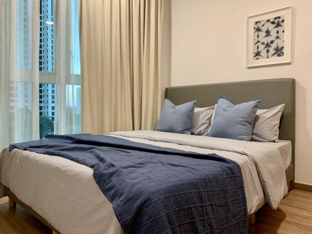 room at 7 Draycott Dr, Singapore 259421