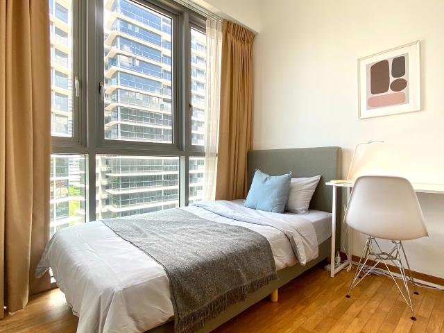 room at 7 One north Gateway, Singapore 138642