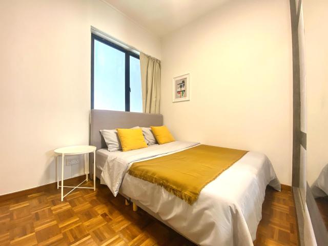 room at 9 Jln Membina, Singapore 169483