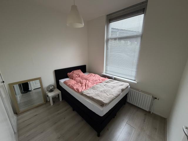 Room available €1050 Registration possible