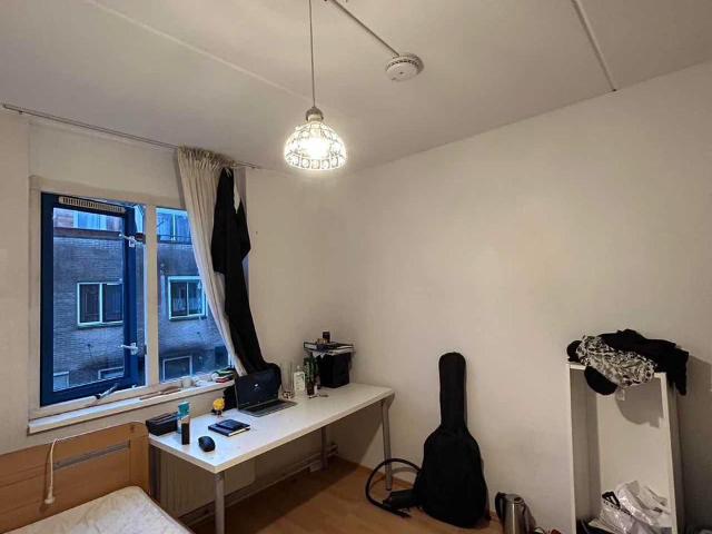 Room available in studenthouse close to UT