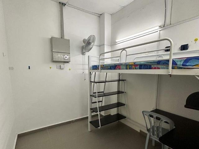 Room + AirCond for Rent at Damansara Utama near to Starling mall