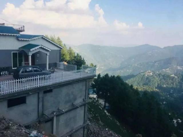Room and apartment available For rent with the best Location Murree ID 33955