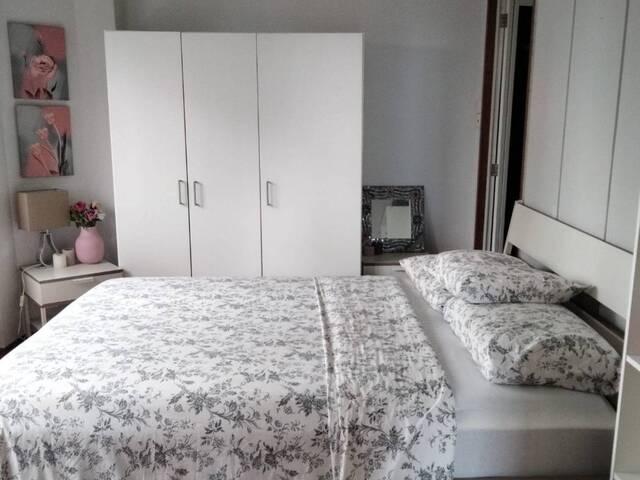 room Bayshore Park with own bathroom