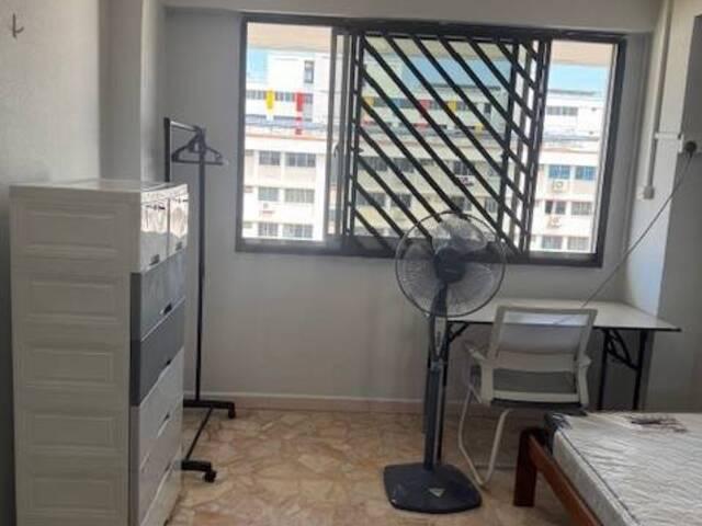 room BK 952 JURONG WEST FAN WIFI1 MALE 700 [640952]