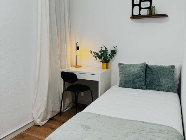 Room DRC60 2R2