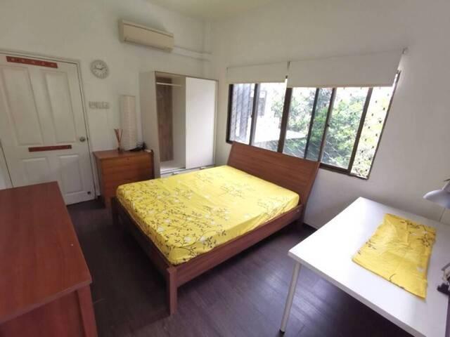 room/ EAST GROVE / Common Room/ 1 2 pax stay/ Available JUNE 30
