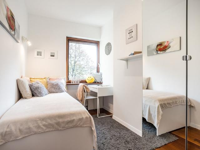 Room for a girl near Metro Wilanowska in Warsaw