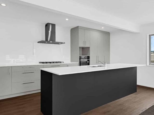 Room for Everyone – 7 Bedroom Home in Henderson