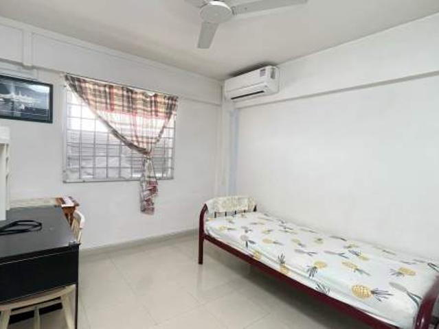 Room For Rent Marine Parade